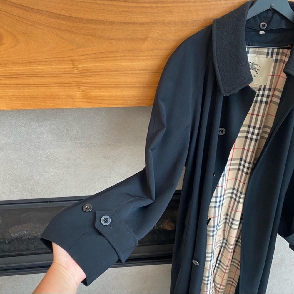 Burberry Men’s Black Long Waterloo Heritage Trench Coat, Size 34 - Picture 4 of 16